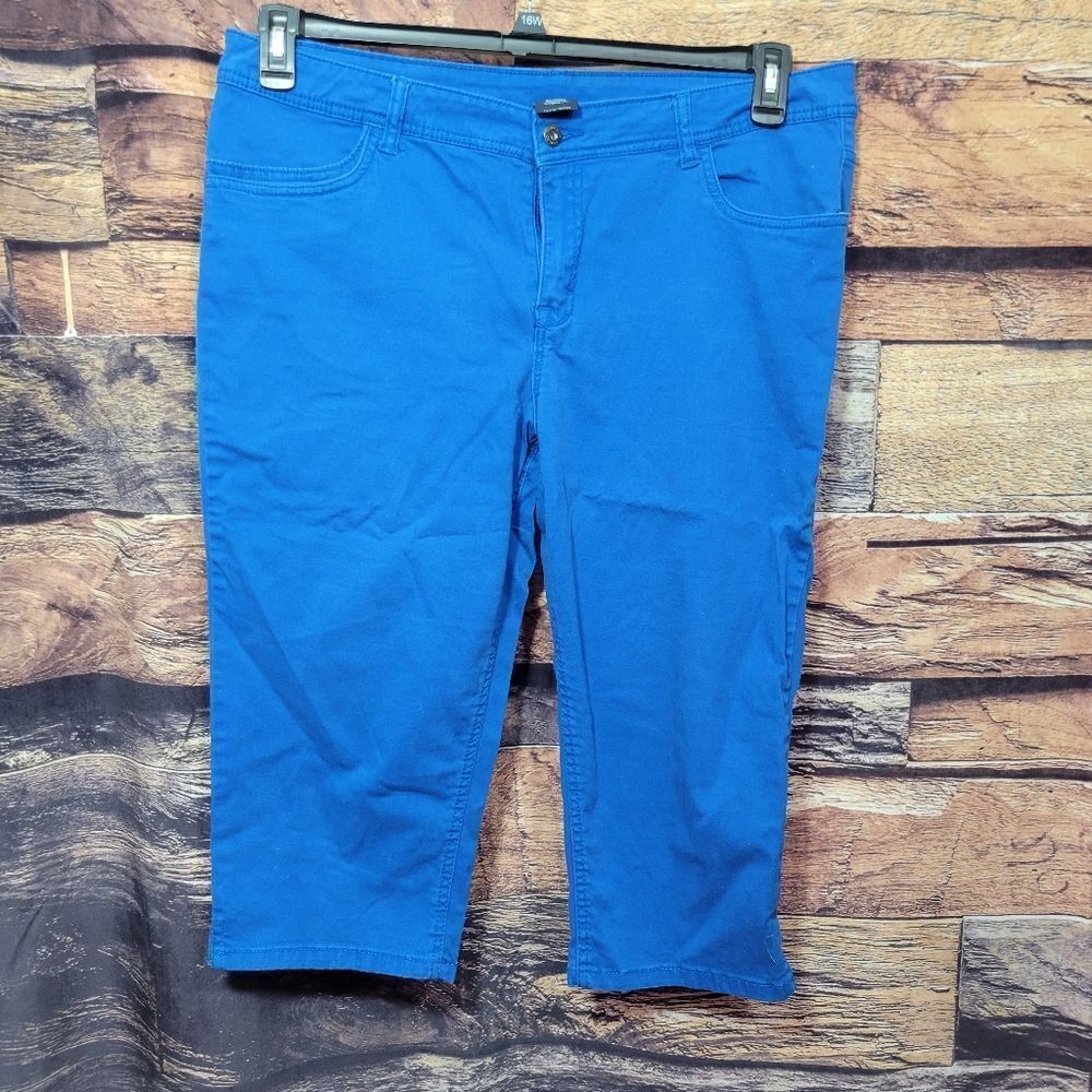 Womens Capris‎